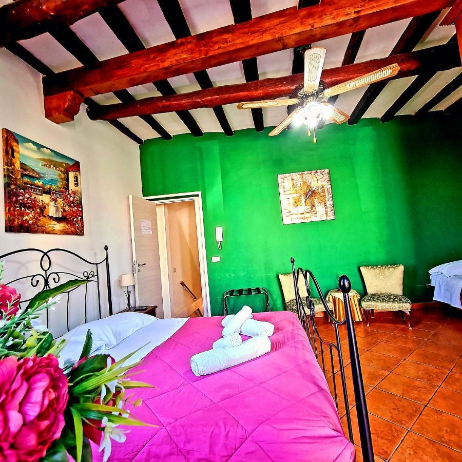 Due Passi Dal Centro Bed and Breakfast Marsala Habitación foto